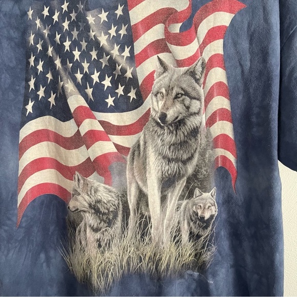 Vintage 2001 The Mountain Jeremy Paul Wolf American Flag Blue T-shirt Size 2XL - Picture 3 of 13